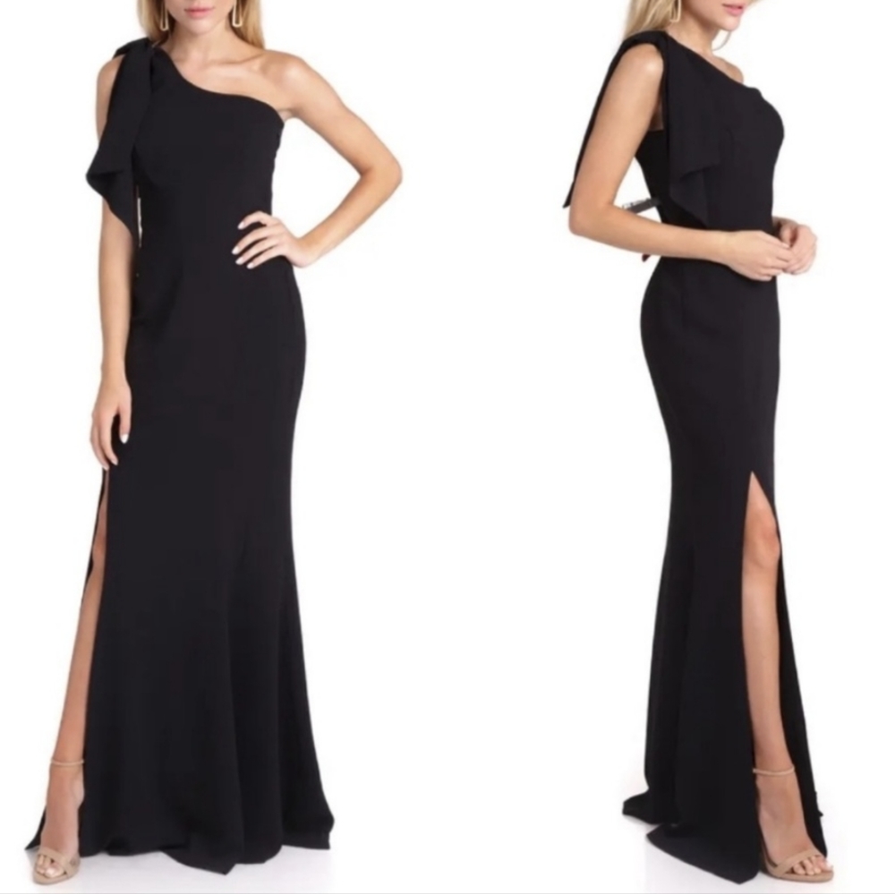 NWT Dress the Population Black Ons-Shoulder Dress Size M
